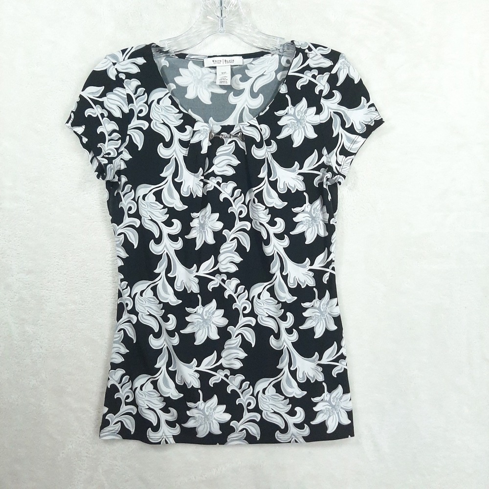 White House Black Market XXS Black White Floral Horsebit Top Short Sleeve Blouse